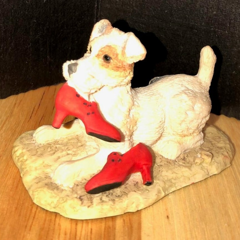 LOWELL DAVIS- SEEIN' RED #225207 - DOG WITH SHOE